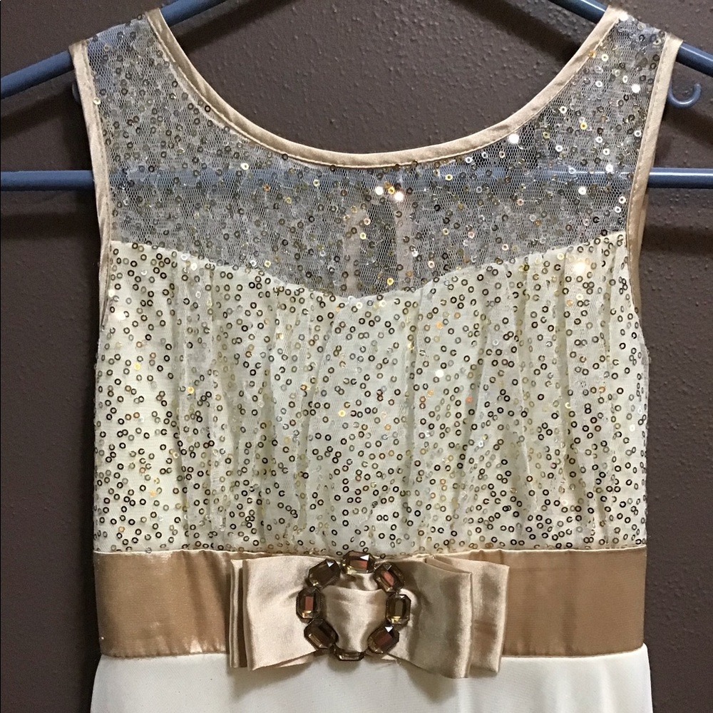 Dress size 7-8 youth cream with gold belt beautiful classy cute elegant Easter
